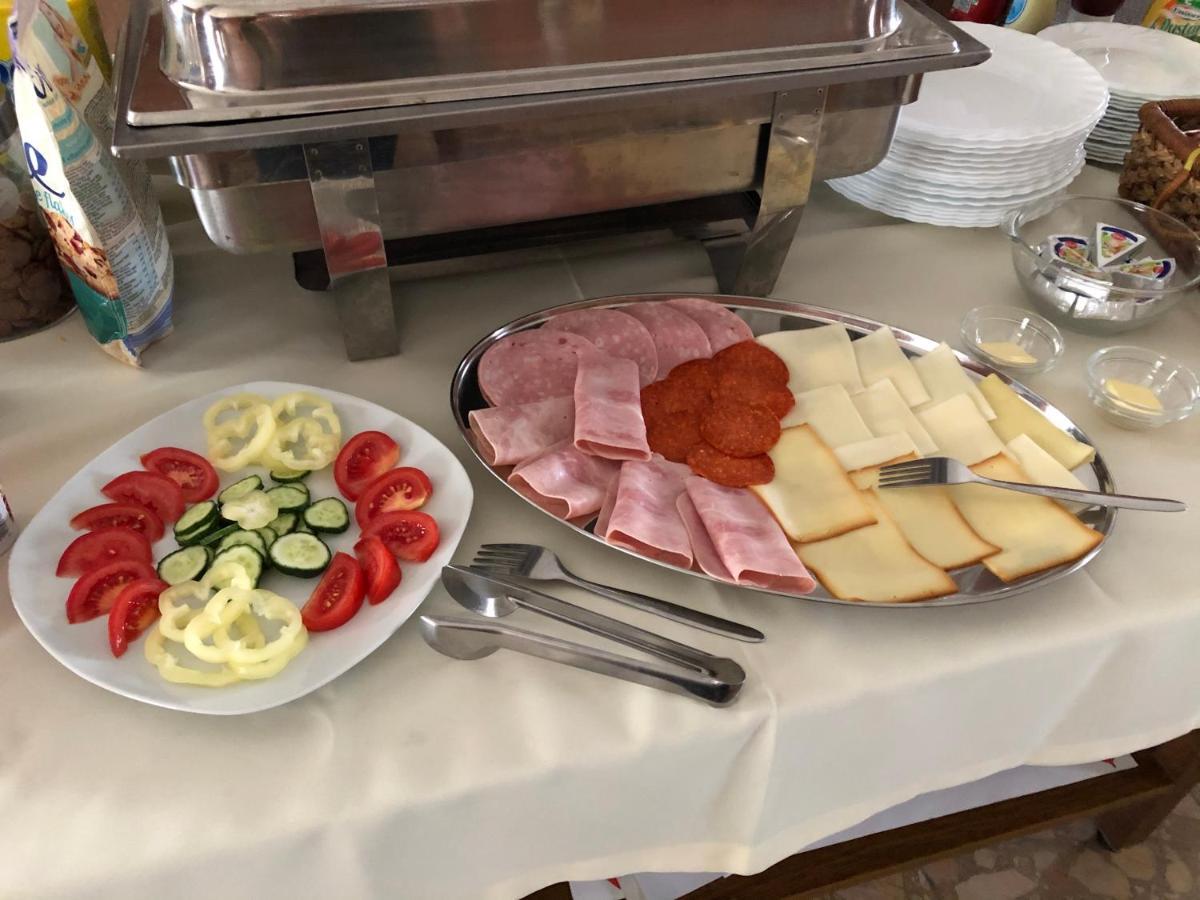 Hotel Oroszlan Szigetvár מראה חיצוני תמונה