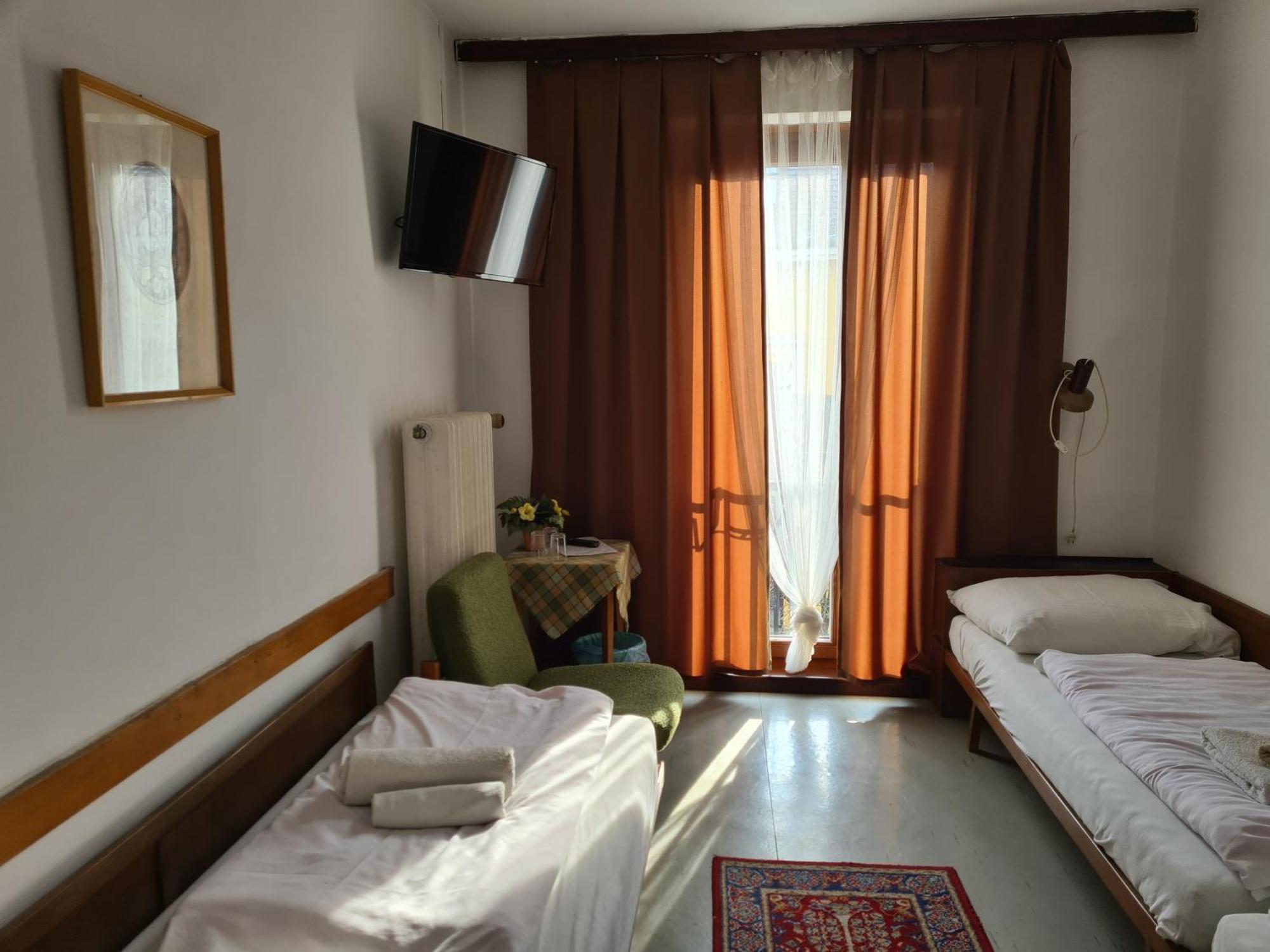 Hotel Oroszlan Szigetvár מראה חיצוני תמונה